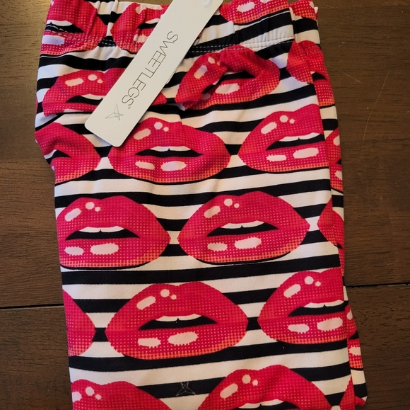 Sweetlegs leggings Lips Pattern - Picture 2 of 6